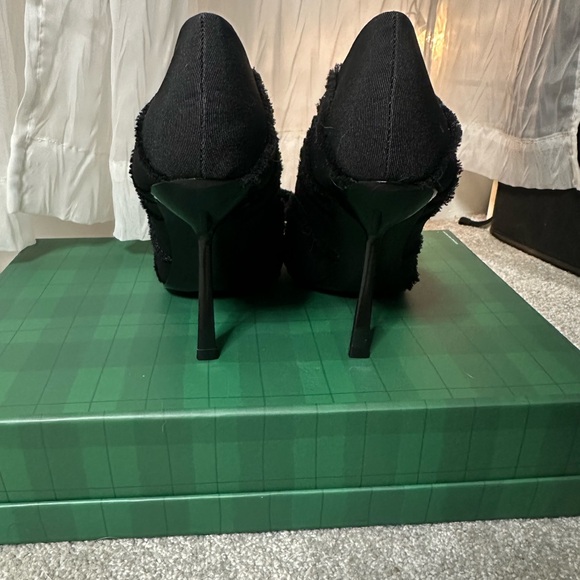 Steve Madden Black Pointed-Toe Bow Pumps with Pearl Accent - Never been worn - Picture 3 of 3